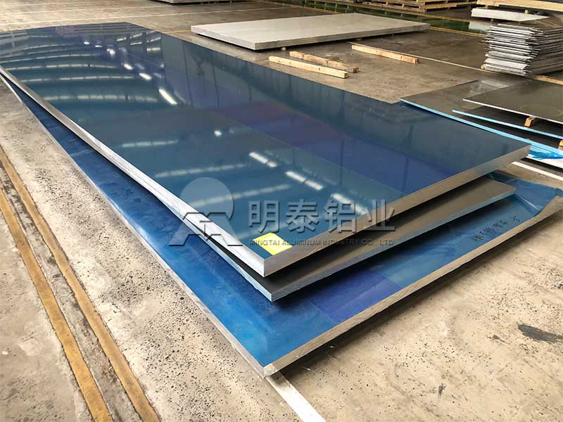 5754鋁板用于聲屏障一噸價格多少？優(yōu)點有哪些？